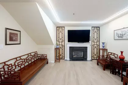 Kitchen Photo of 21 7345 Sandborne Avenue, Burnaby, BC