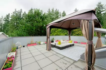 Office / Den Photo of 21 7345 Sandborne Avenue, Burnaby, BC