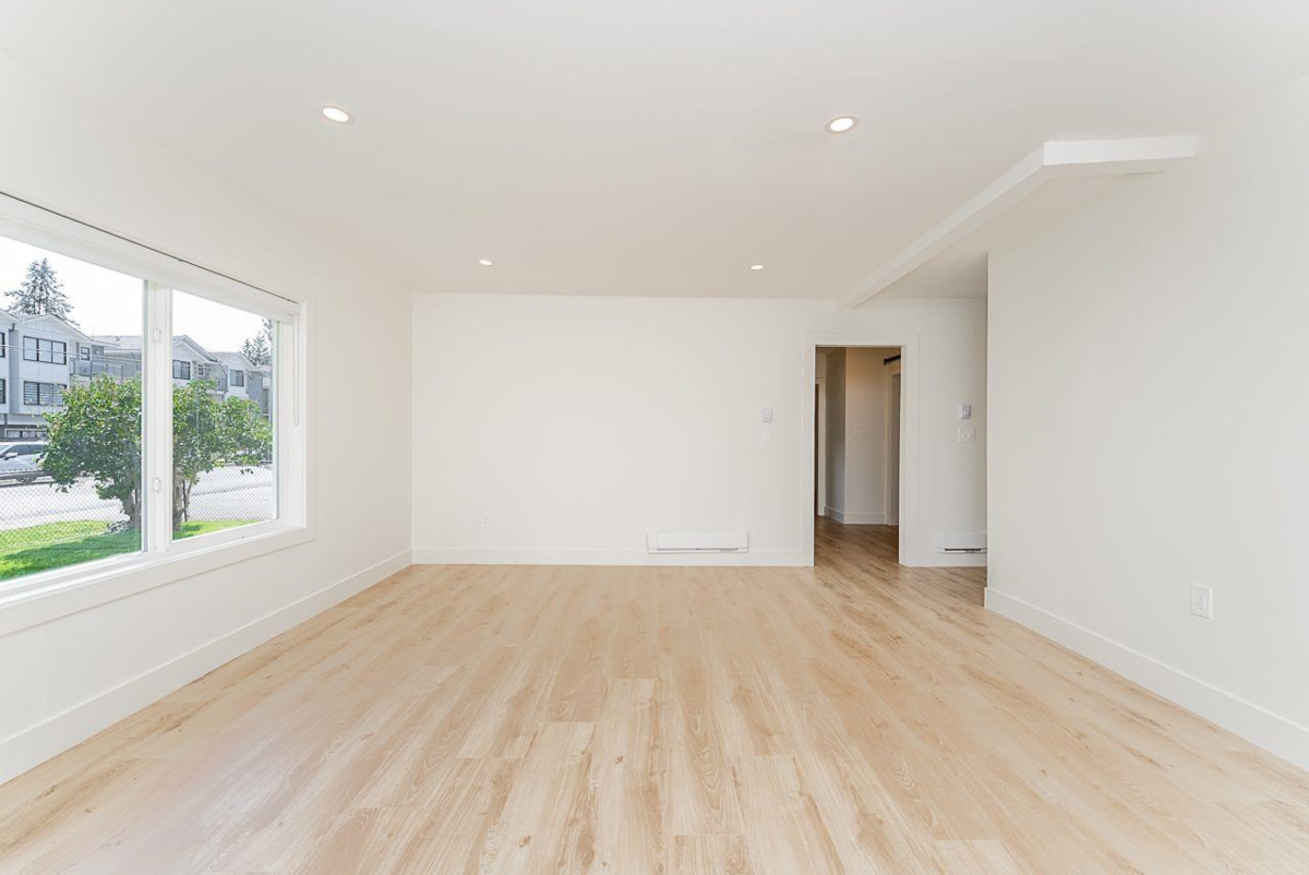 Kitchen Island Photo of 1741 Salisbury Avenue, Port Coquitlam, BC