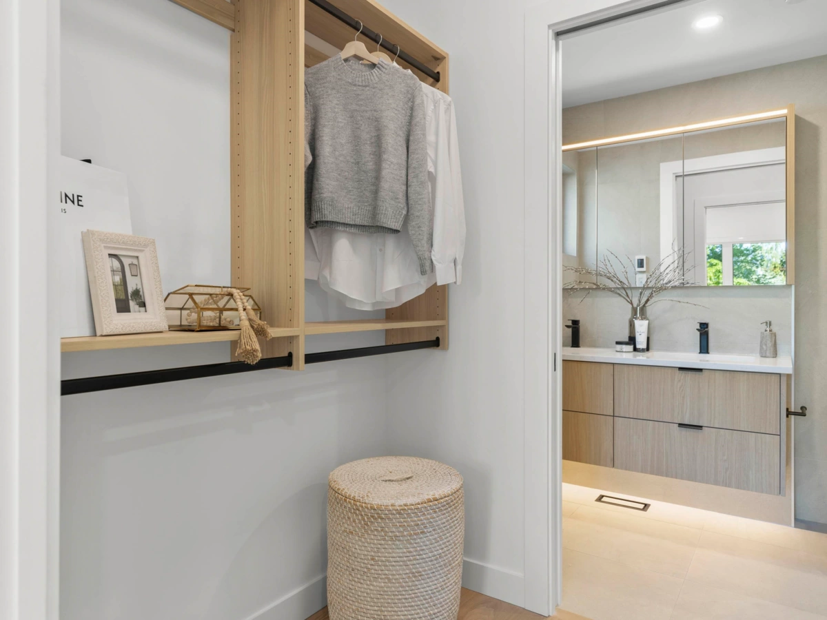 Hallway Photo of 1 4422 W 6th Avenue, Vancouver, BC