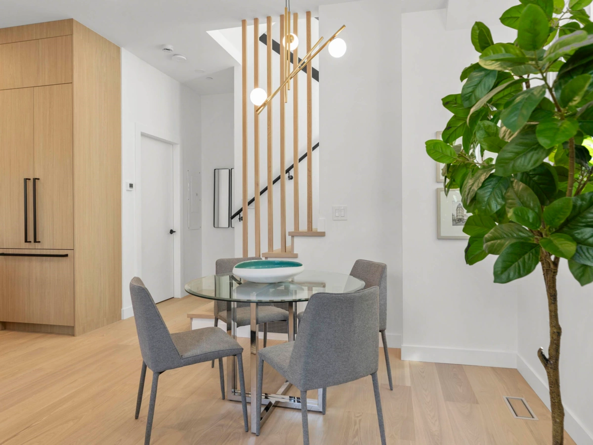 Walk-In Closet Photo of 1 4422 W 6th Avenue, Vancouver, BC