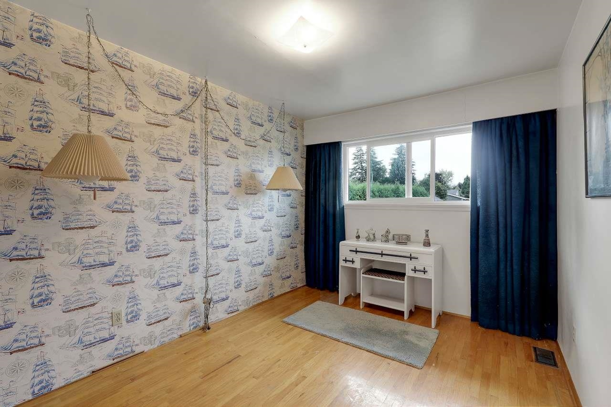 Hallway Photo of 15115 Eagle Place, Surrey, BC