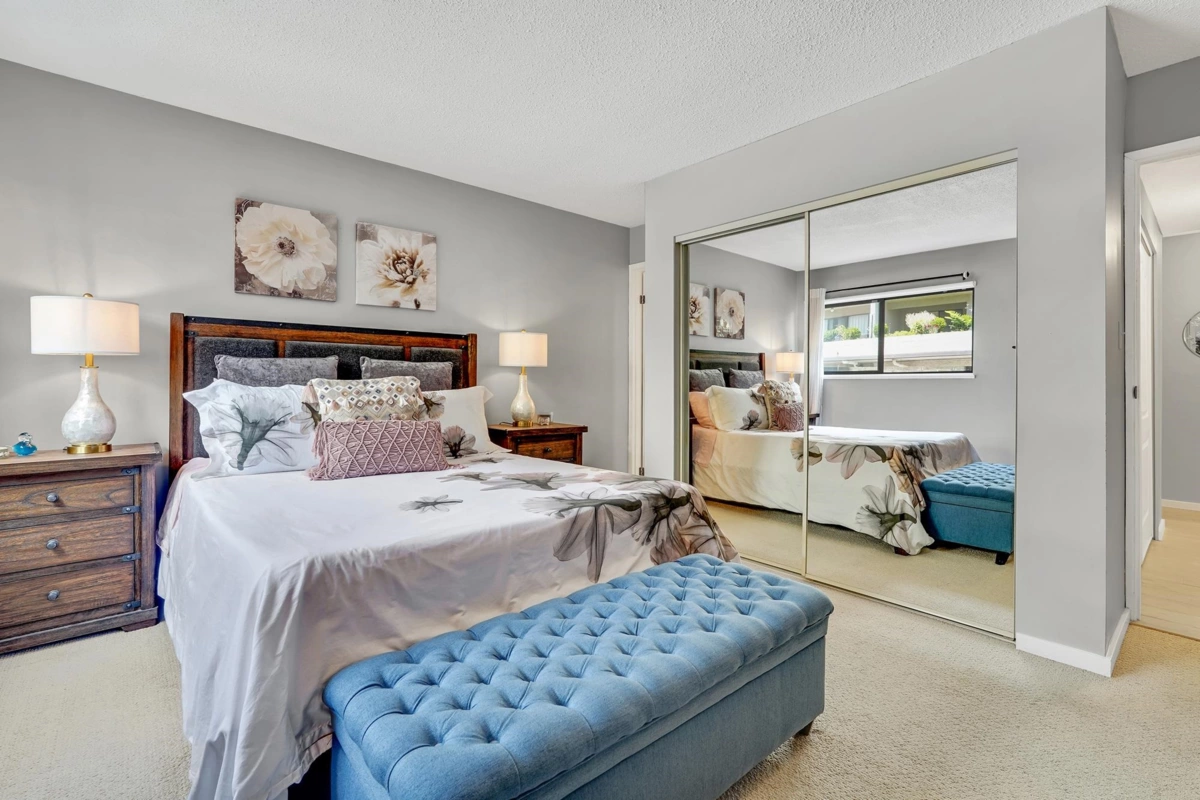 Guest Bathroom Photo of 105 15041 Prospect Avenue, White Rock, BC