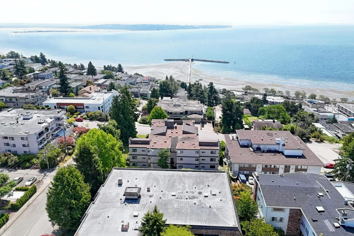 Outdoor Deck Photo of 105 15041 Prospect Avenue, White Rock, BC