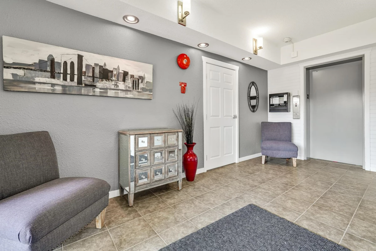 Outdoor Patio Photo of 105 15041 Prospect Avenue, White Rock, BC