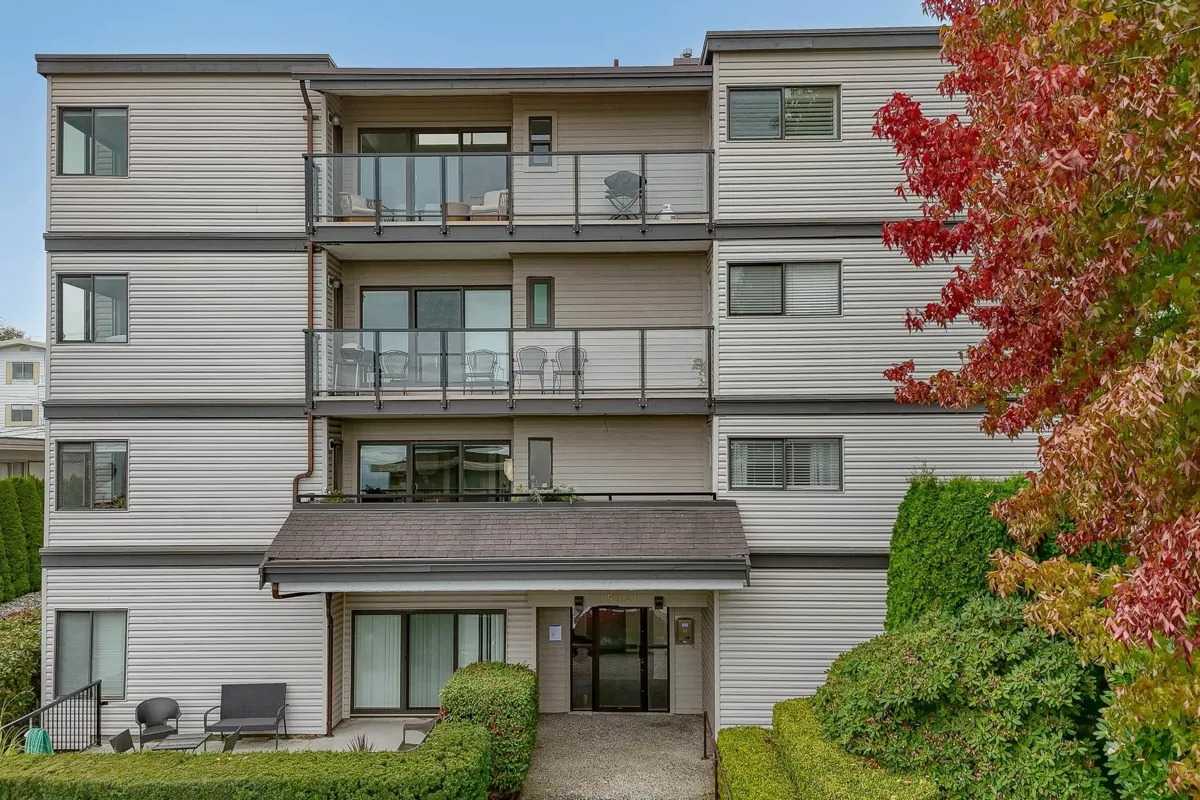 Staircase Photo of 105 15041 Prospect Avenue, White Rock, BC
