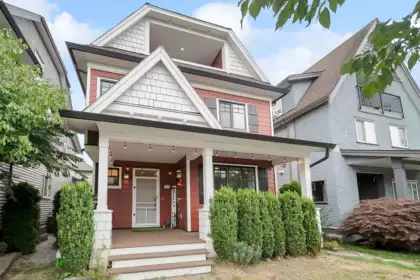 19239 69a Avenue, Surrey, BC, Surrey — Single Family Residence for sale