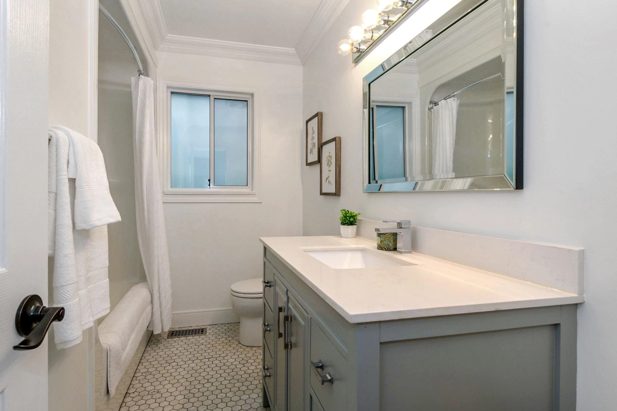 Powder Room Photo of 148 Clovermeadow Crescent, Langley, BC