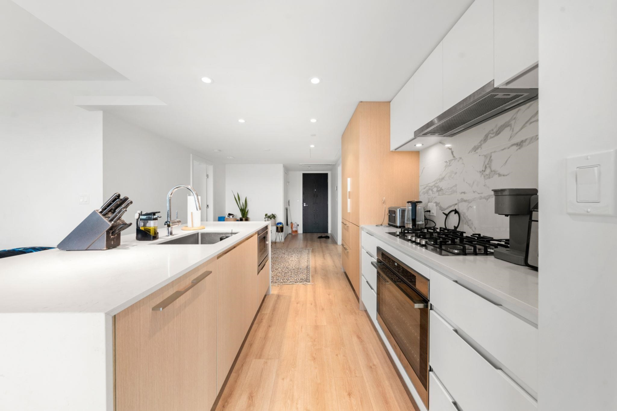 Dining Area Photo of 1401 1500 Fern Street, North Vancouver, BC