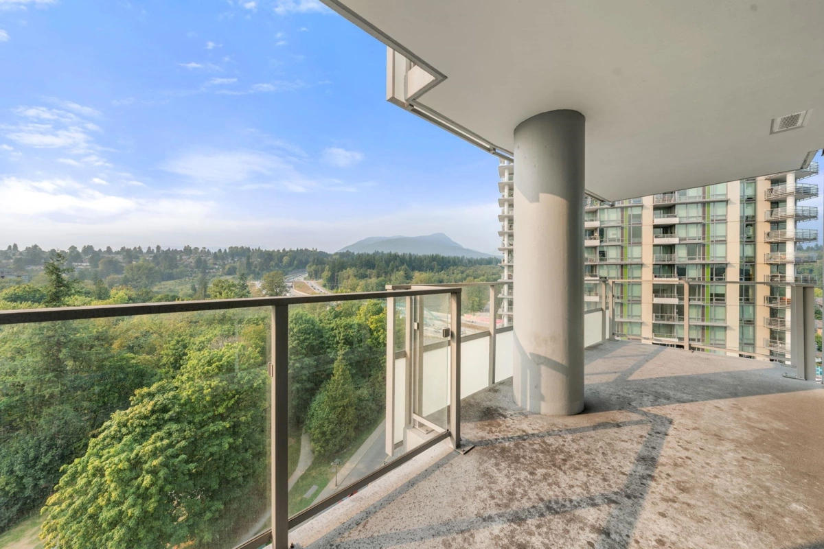 Guest Bathroom Photo of 1401 1500 Fern Street, North Vancouver, BC