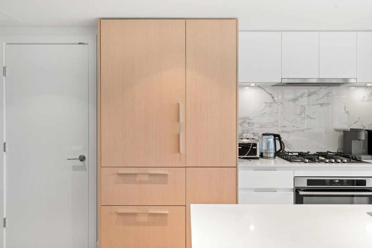 Kitchen Photo of 1401 1500 Fern Street, North Vancouver, BC