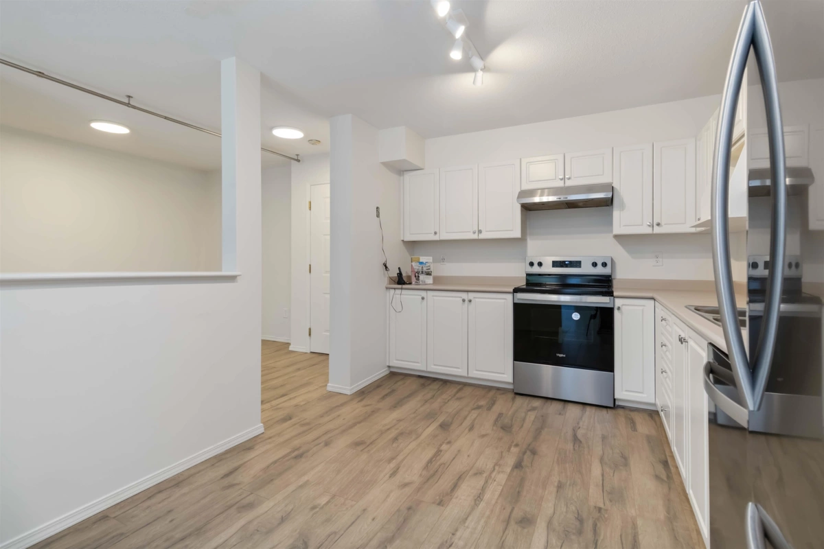 Breakfast Nook Photo of 208 45520 Knight Road, Chilliwack, BC