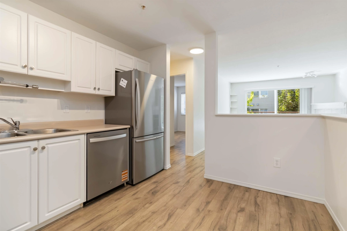 Kitchen Island Photo of 208 45520 Knight Road, Chilliwack, BC