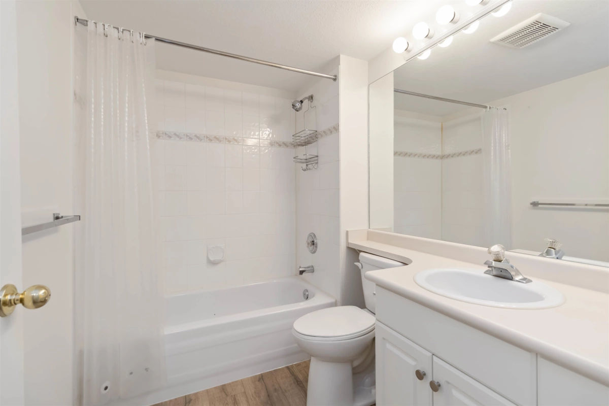 Outdoor Deck Photo of 208 45520 Knight Road, Chilliwack, BC