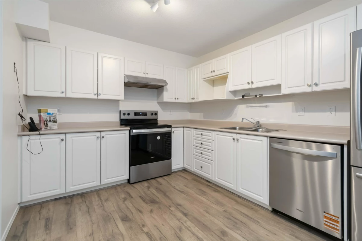 Primary Bedroom Photo of 208 45520 Knight Road, Chilliwack, BC