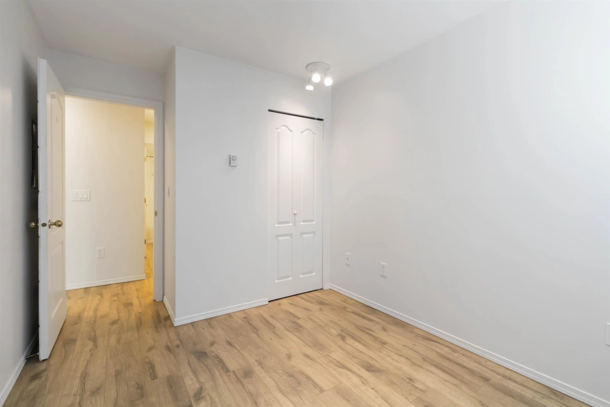 Staircase Photo of 208 45520 Knight Road, Chilliwack, BC