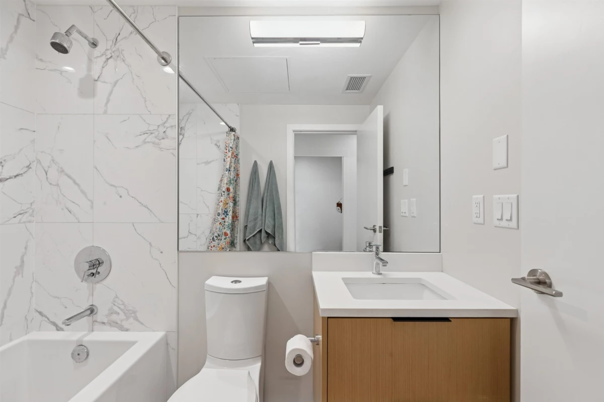 Office / Den Photo of 106 649 E 3rd Street, North Vancouver, BC