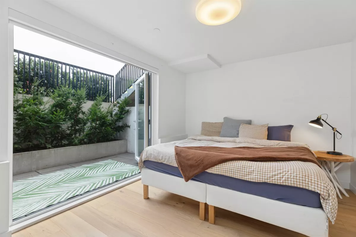 Primary Bathroom Photo of 106 649 E 3rd Street, North Vancouver, BC