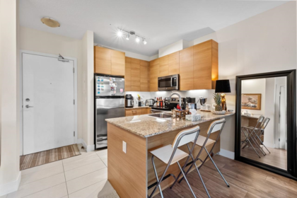 212 5788 Sidley Street, Burnaby, BC, Burnaby — Apartment/Condo for sale