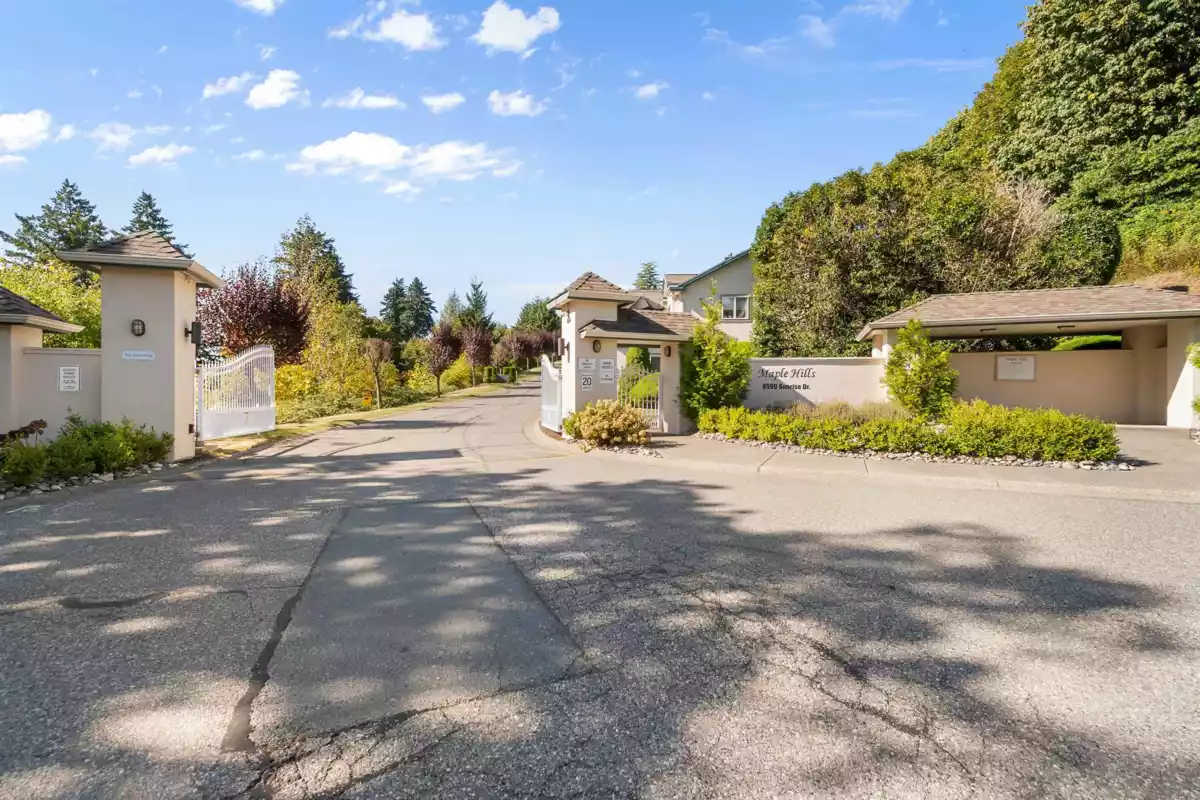 Living Room Photo of 70 8590 Sunrise Drive, Chilliwack, BC