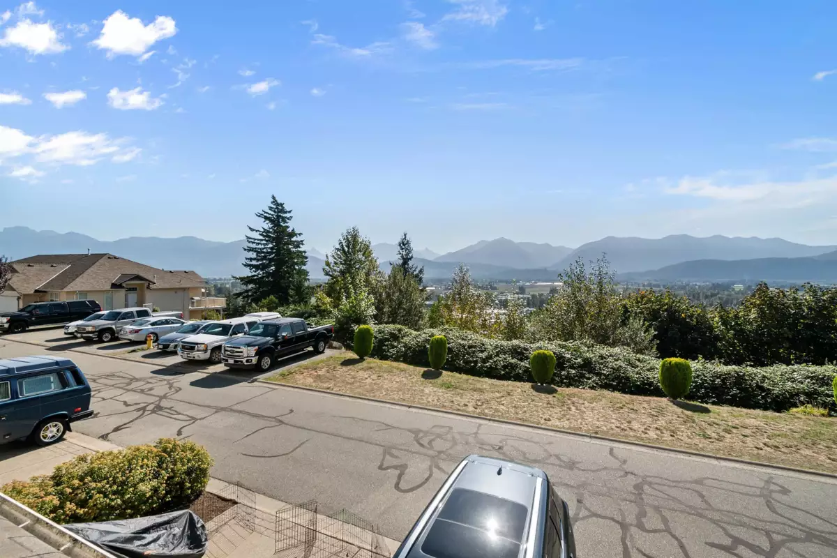 Outdoor Patio Photo of 70 8590 Sunrise Drive, Chilliwack, BC