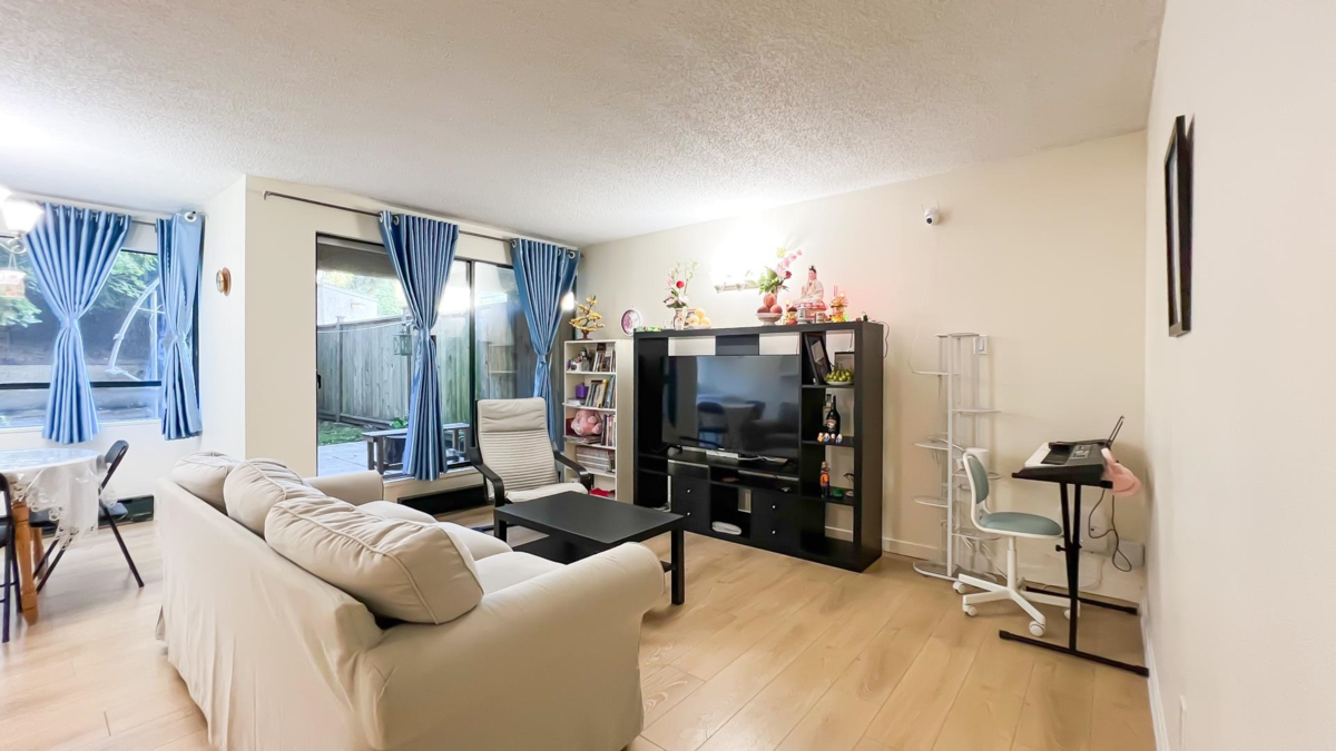 Dining Area Photo of L2 1026 Queens Avenue, New Westminster, BC