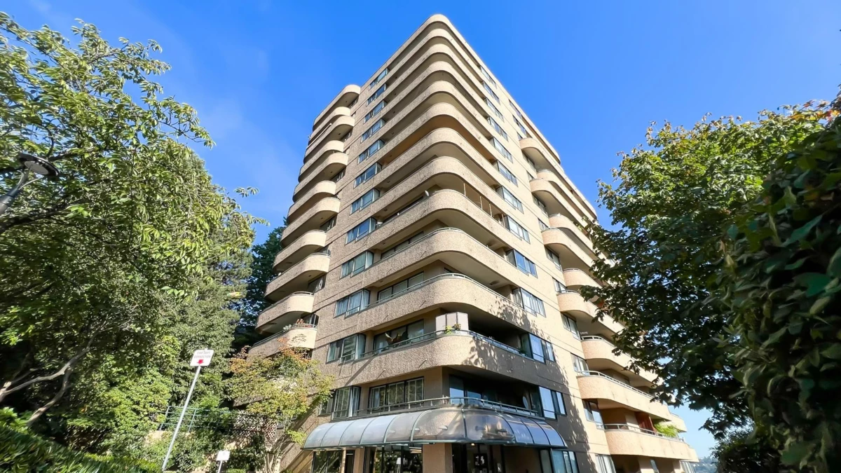 Exterior Rear Photo of L2 1026 Queens Avenue, New Westminster, BC