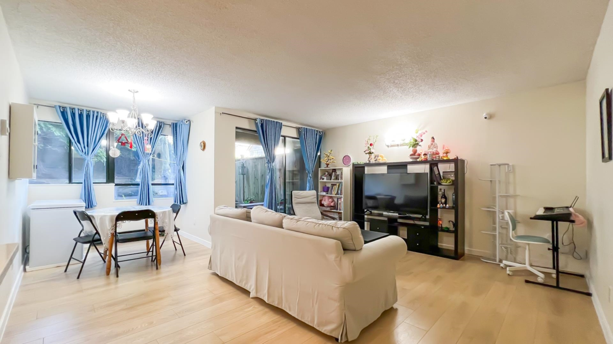 Family Room Photo of L2 1026 Queens Avenue, New Westminster, BC