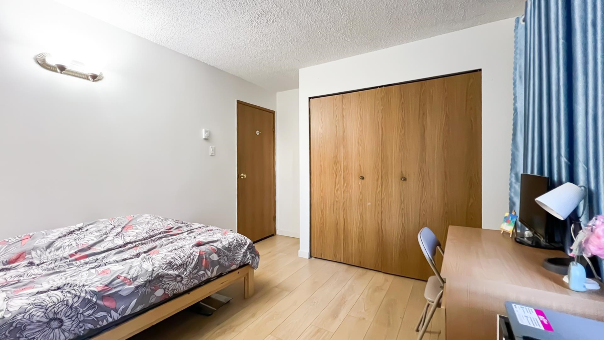 Guest Bathroom Photo of L2 1026 Queens Avenue, New Westminster, BC