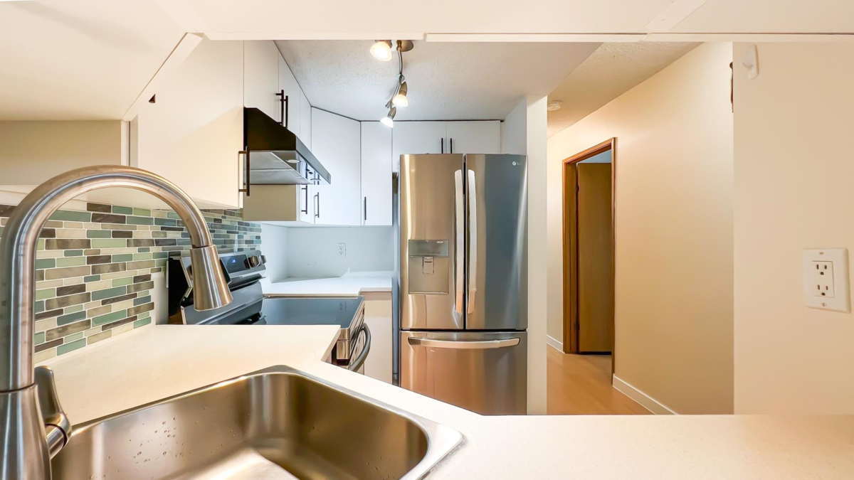 Primary Bathroom Photo of L2 1026 Queens Avenue, New Westminster, BC