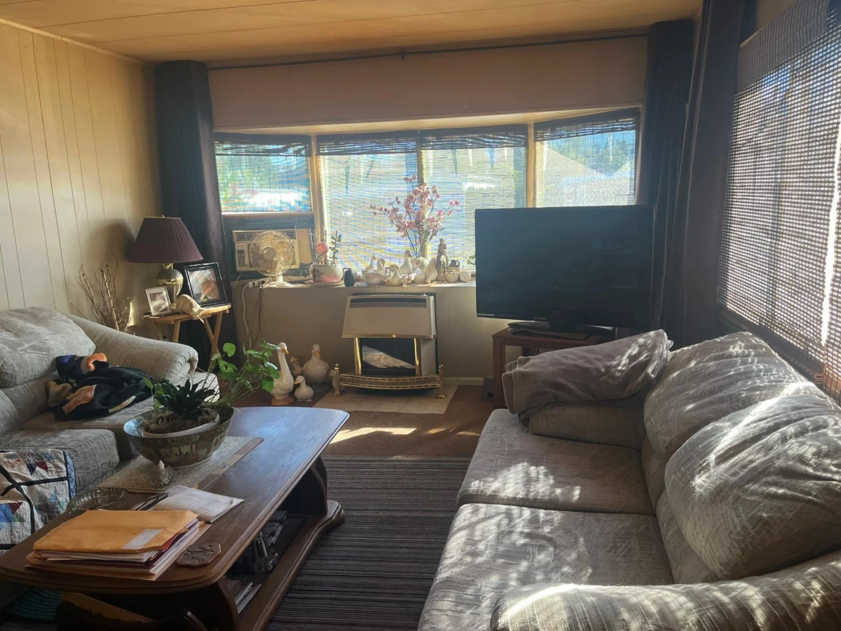 Living Room Photo of 15 45640 Watson Road, Chilliwack, BC