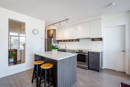 511 4310 Hastings Street, Burnaby, BC, Burnaby — Apartment/Condo for sale