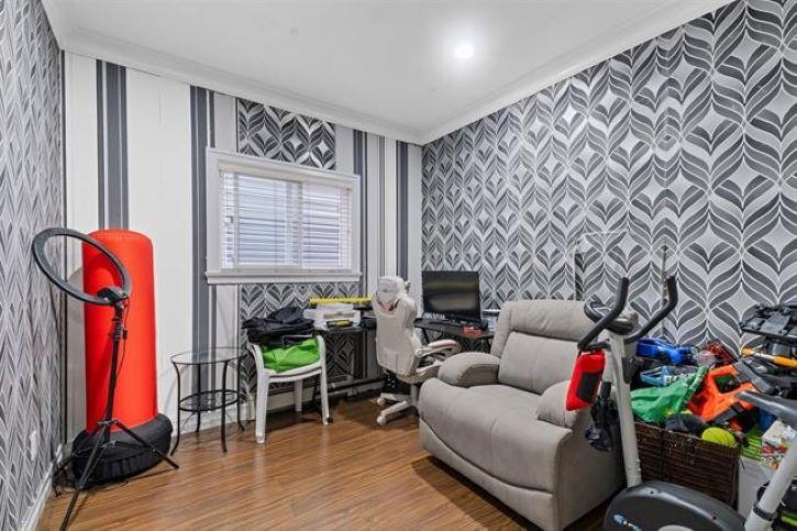 Guest Bathroom Photo of 14681 78 Avenue, Surrey, BC