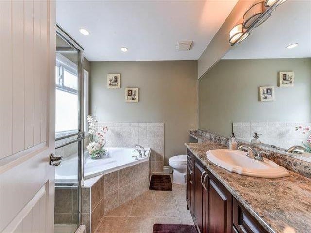 Primary Bathroom Photo of 14681 78 Avenue, Surrey, BC