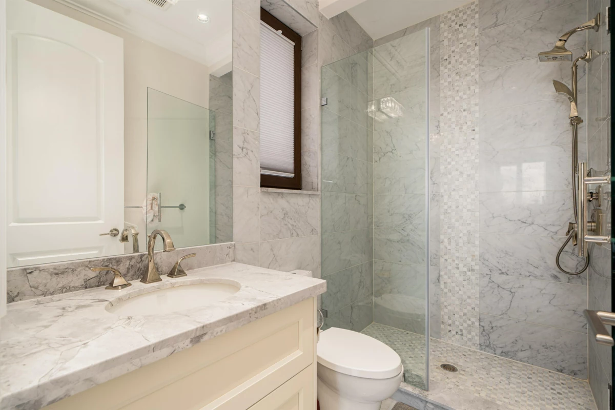 Garage Interior Photo of 1410 Mathers Avenue, West Vancouver, BC