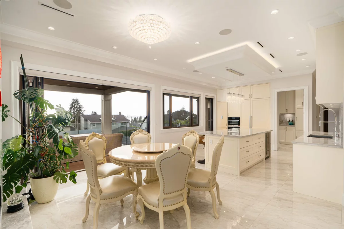 Kitchen Photo of 1410 Mathers Avenue, West Vancouver, BC