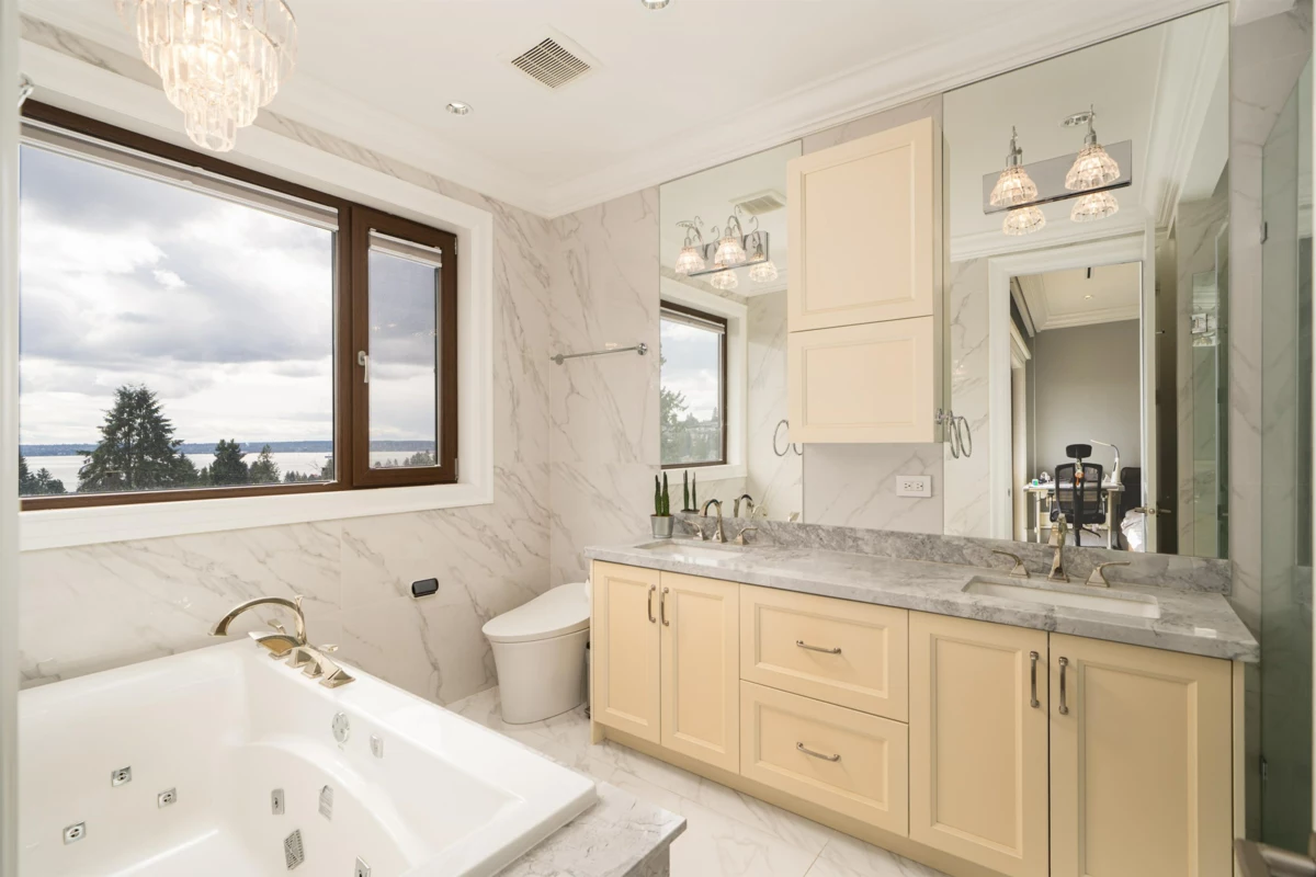 Laundry Room Photo of 1410 Mathers Avenue, West Vancouver, BC