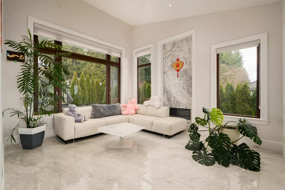 Living Room Photo of 1410 Mathers Avenue, West Vancouver, BC