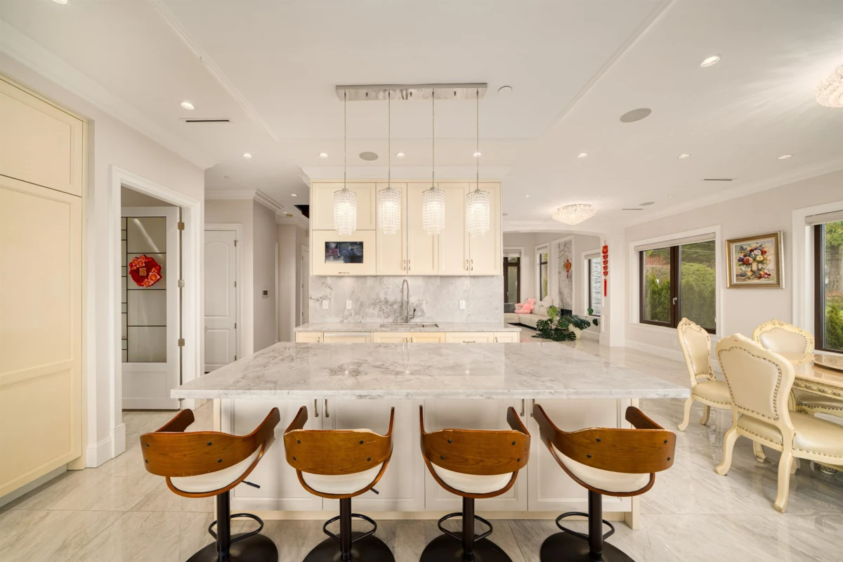 Primary Bathroom Photo of 1410 Mathers Avenue, West Vancouver, BC