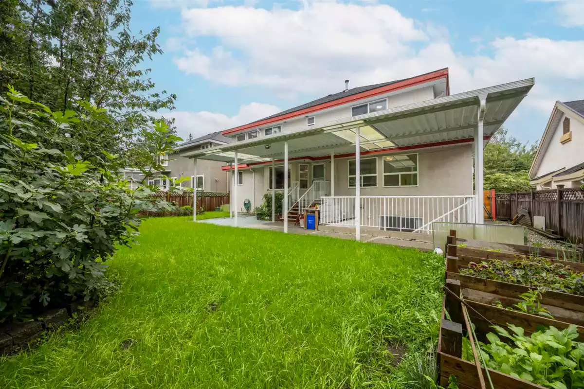 Kitchen Photo of 11028 162a Street, Surrey, BC