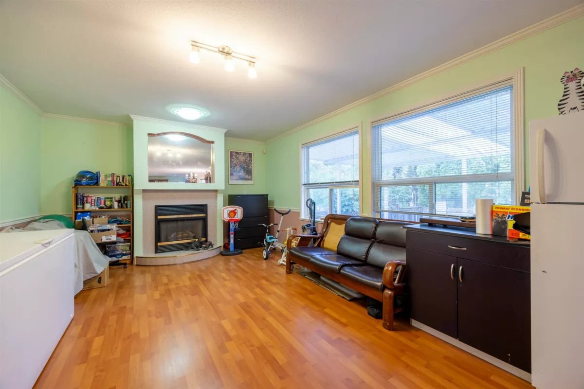 Laundry Room Photo of 11028 162a Street, Surrey, BC