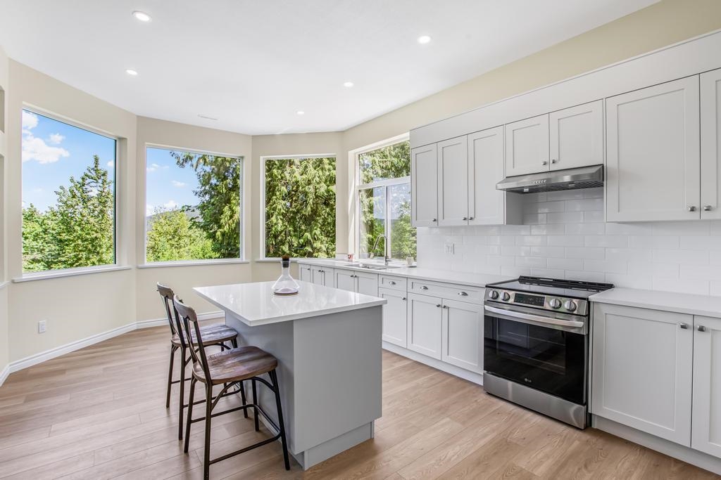 Staircase Photo of 31161 Silverhill Avenue, Mission, BC