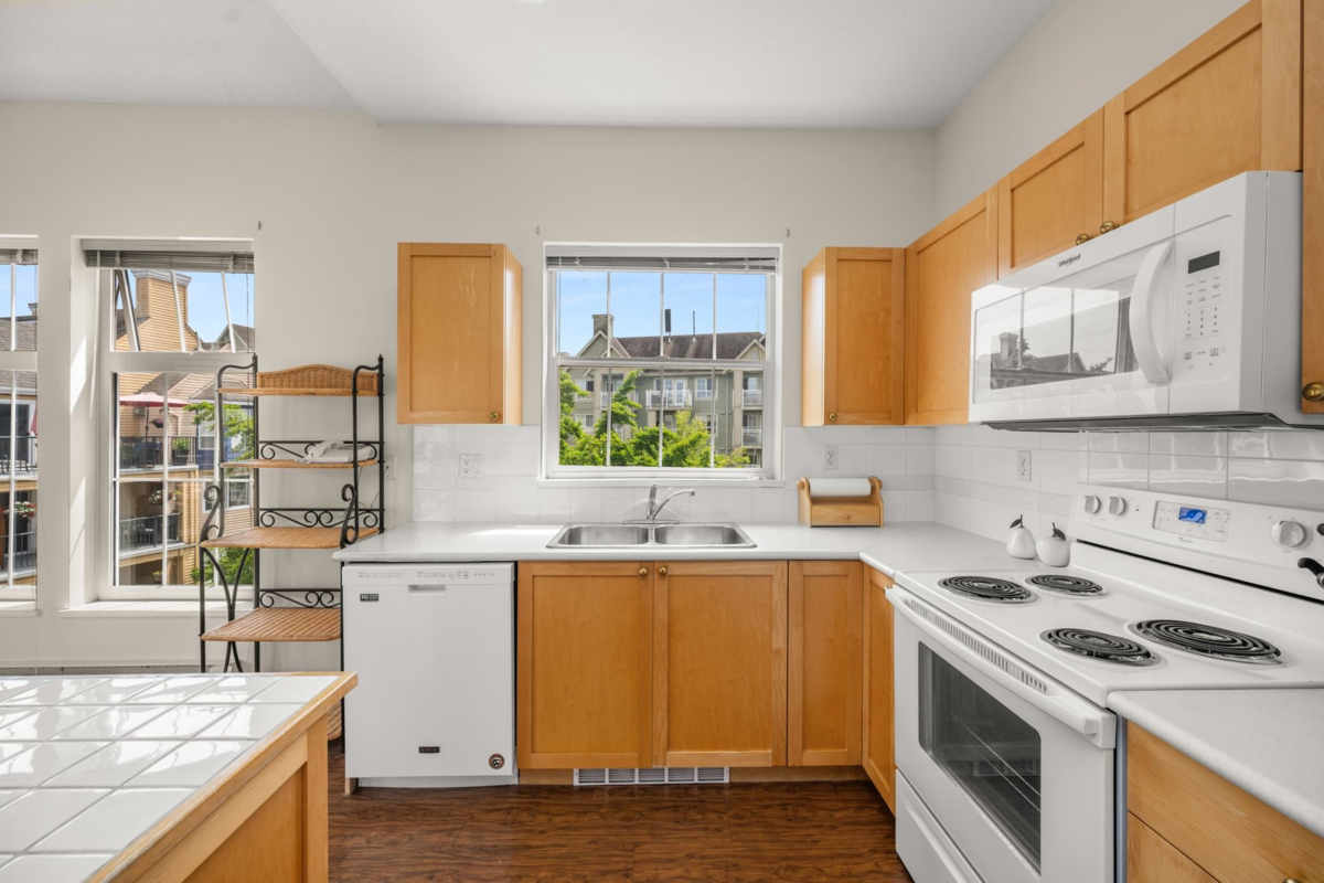 Bedroom 2 Photo of 301 5555 13a Avenue, Tsawwassen, BC