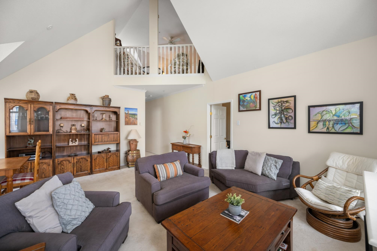 Dining Area Photo of 301 5555 13a Avenue, Tsawwassen, BC