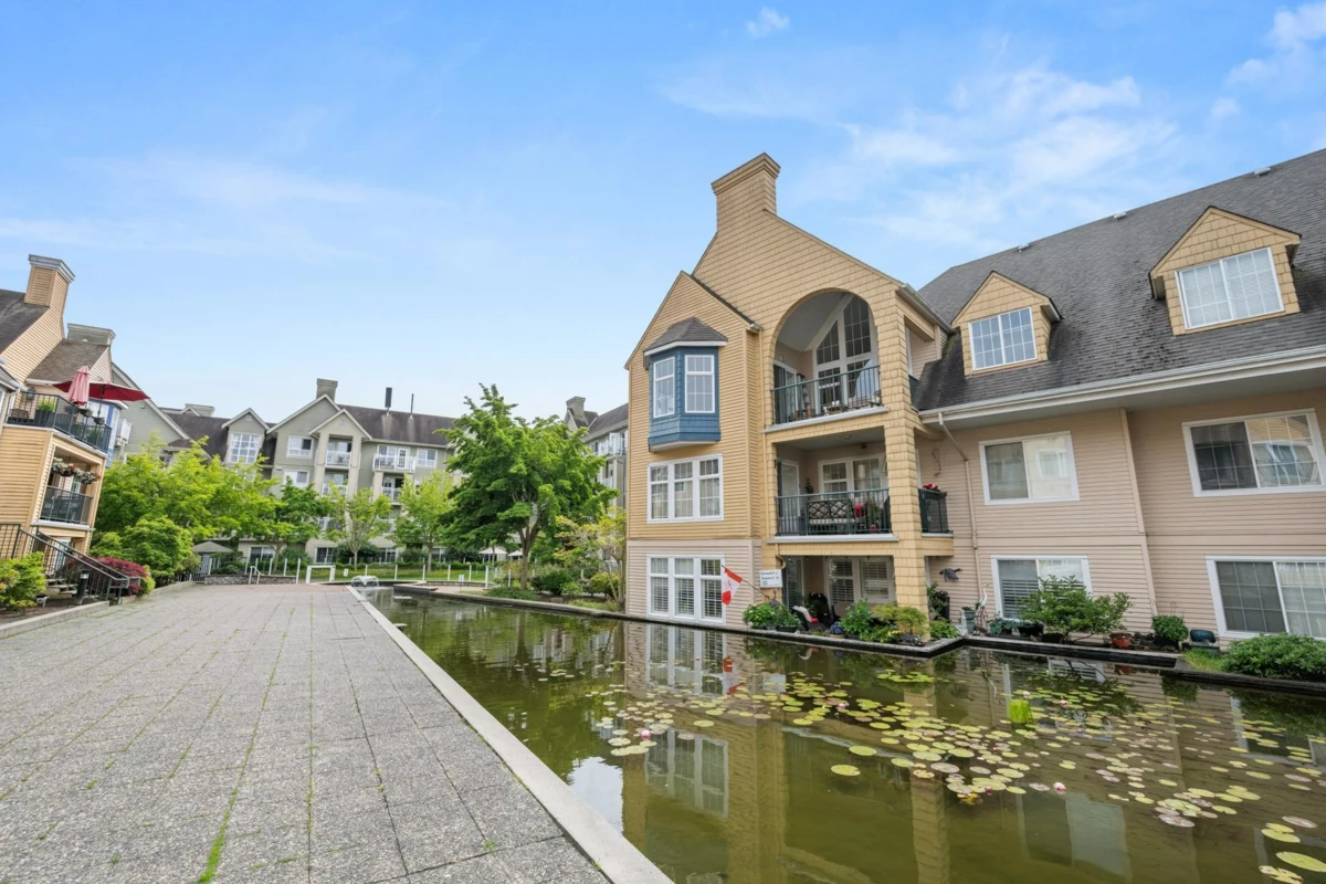 Outdoor Kitchen Photo of 301 5555 13a Avenue, Tsawwassen, BC