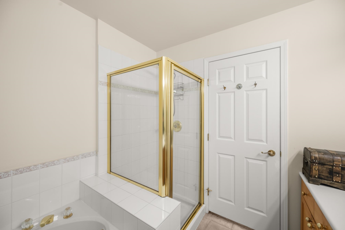 Staircase Photo of 301 5555 13a Avenue, Tsawwassen, BC