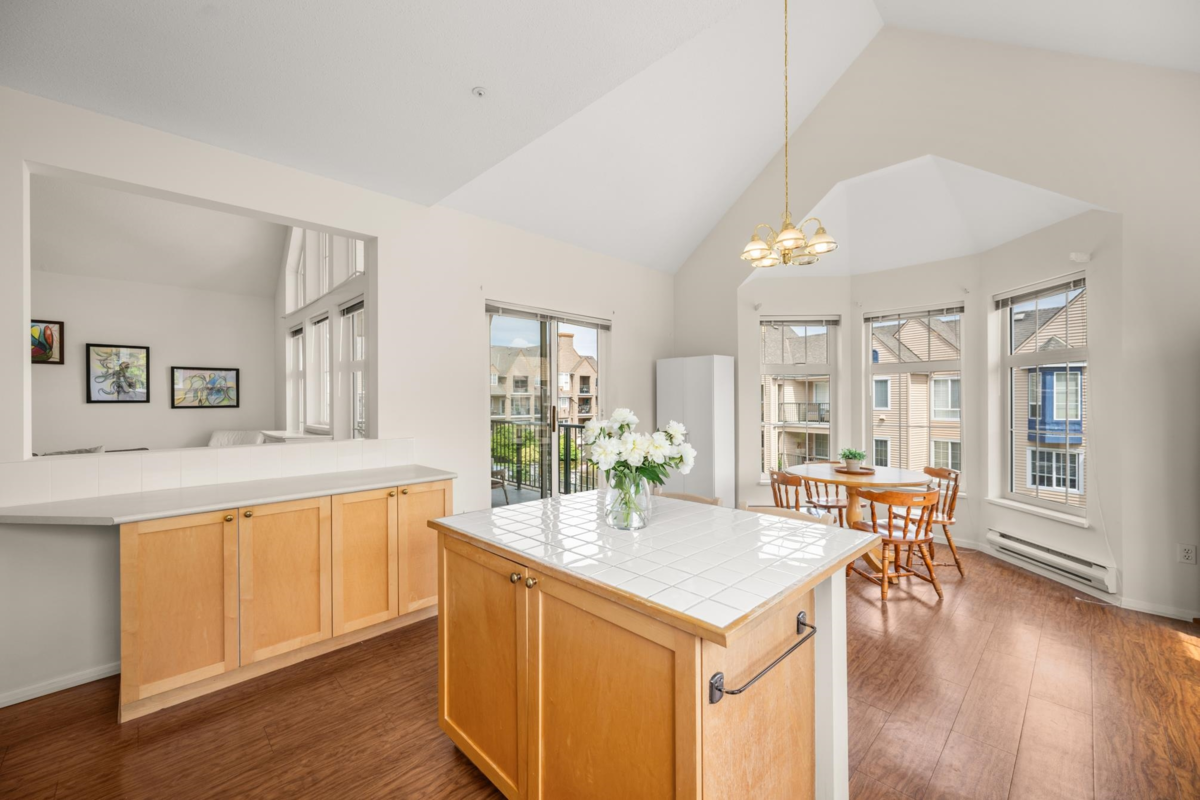 Walk-In Closet Photo of 301 5555 13a Avenue, Tsawwassen, BC