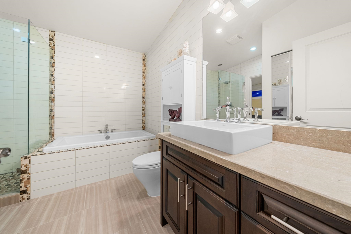 Hallway Photo of 17351 Fedoruk Road, Richmond, BC