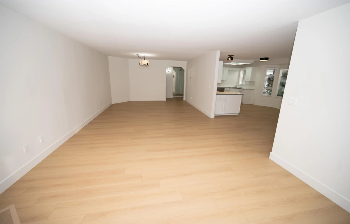 Mudroom Photo of 117 10584 153 Street, Surrey, BC