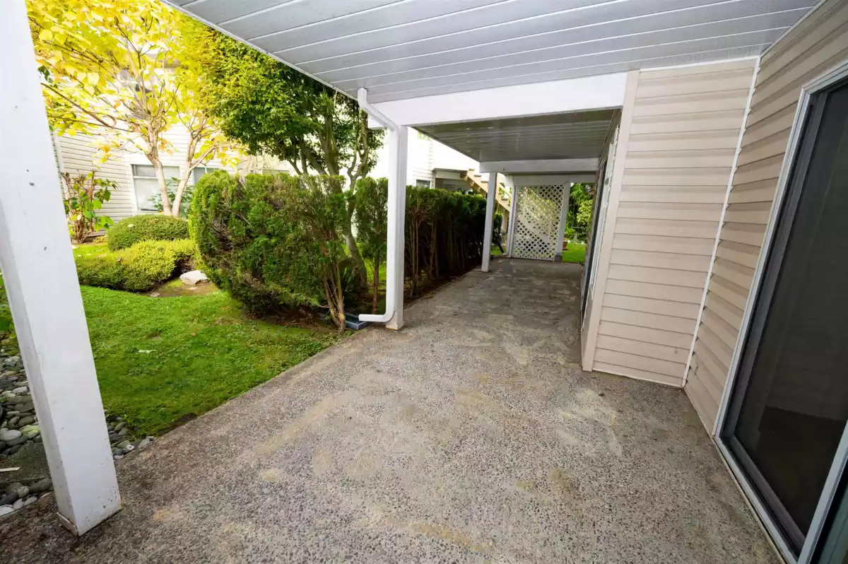 Walk-In Closet Photo of 117 10584 153 Street, Surrey, BC